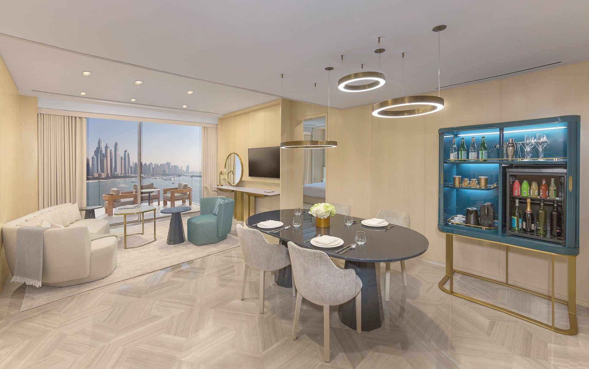 Five luxe dubai. Jumeirah Apartments. Отель Файв Дубай квартиры. Дубай Пальма Джумейра апартаменты coma Residents. Квартира в Дубае Five.